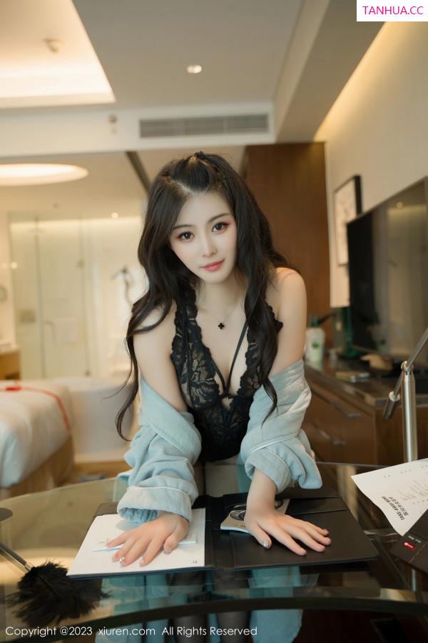   [XiuRen]高清写真图 2023.07.20 No.7107 柒喜小baby 情趣服饰第18张图片